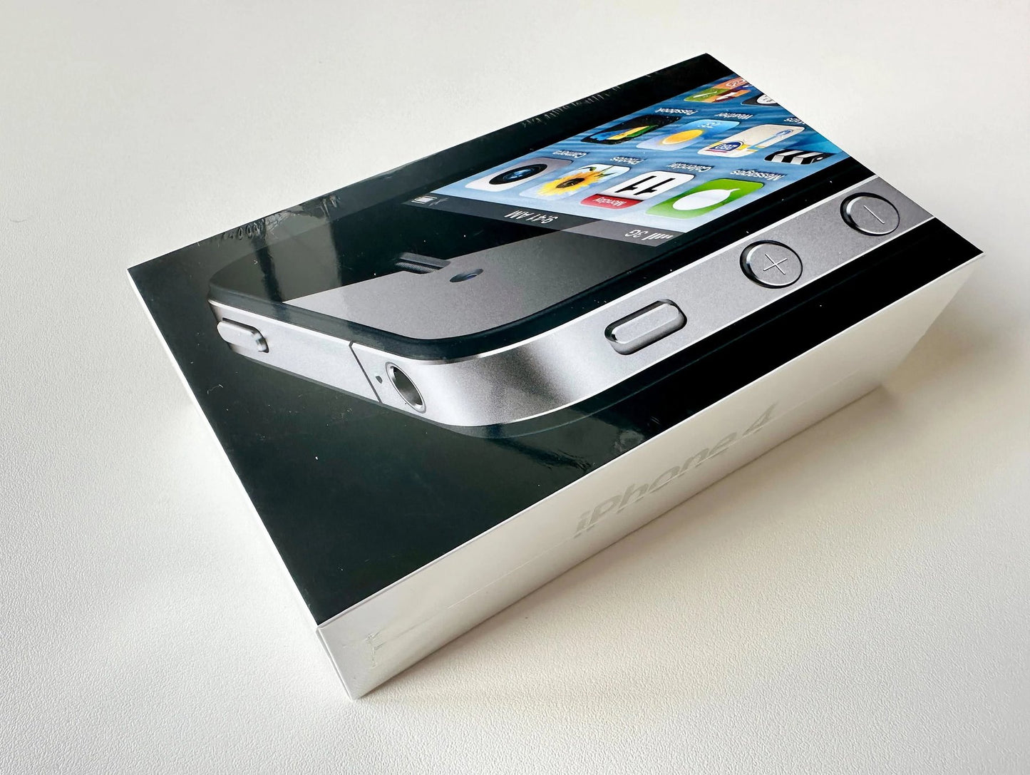 Apple iPhone 4 (Model A1332) – Sealed in Original Packaging