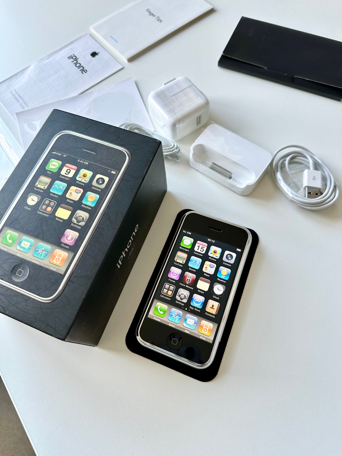 Apple iPhone 2G – First Generation, Original Box Included