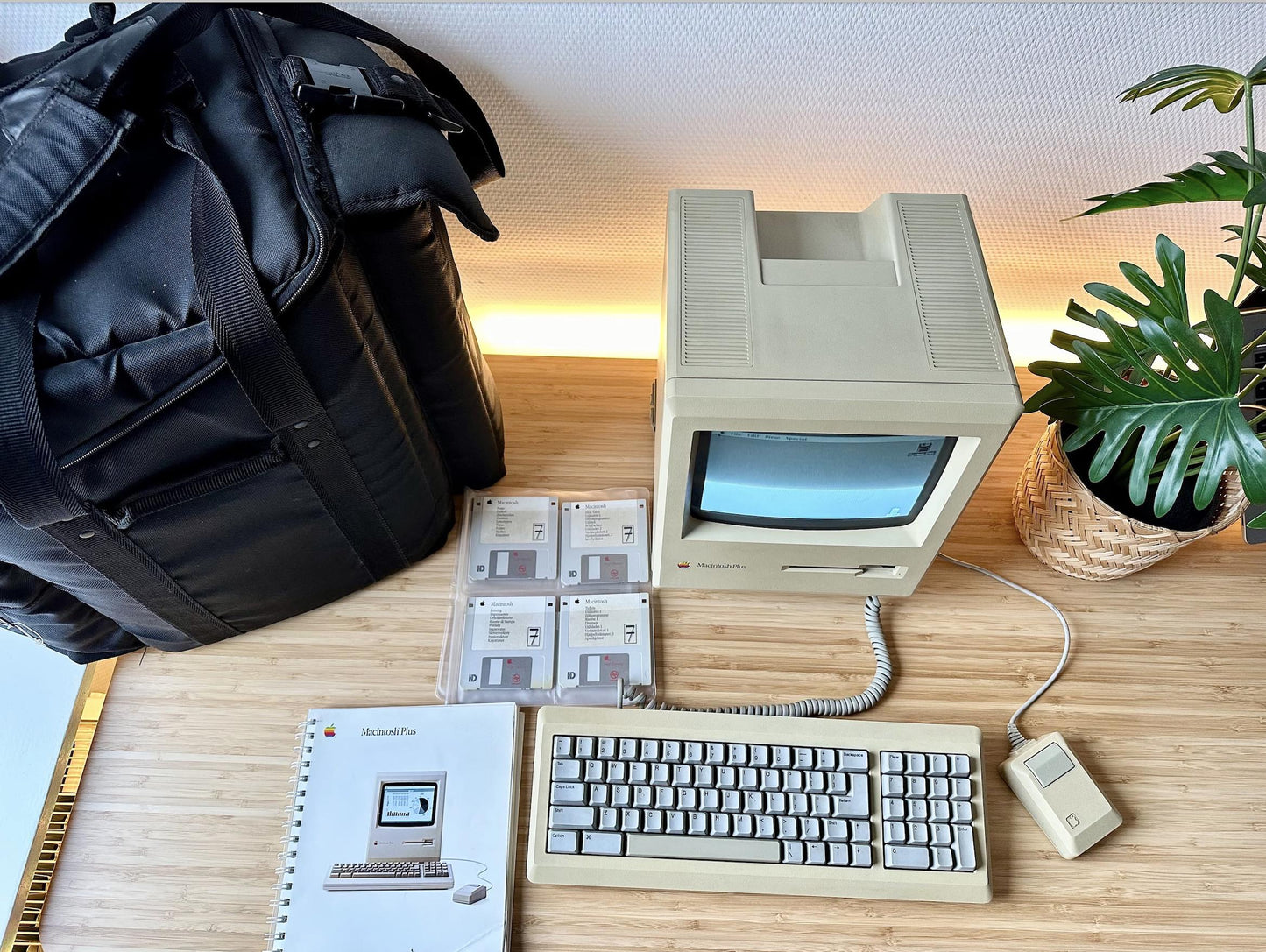 Apple Macintosh Plus Vintage Set with Accessories