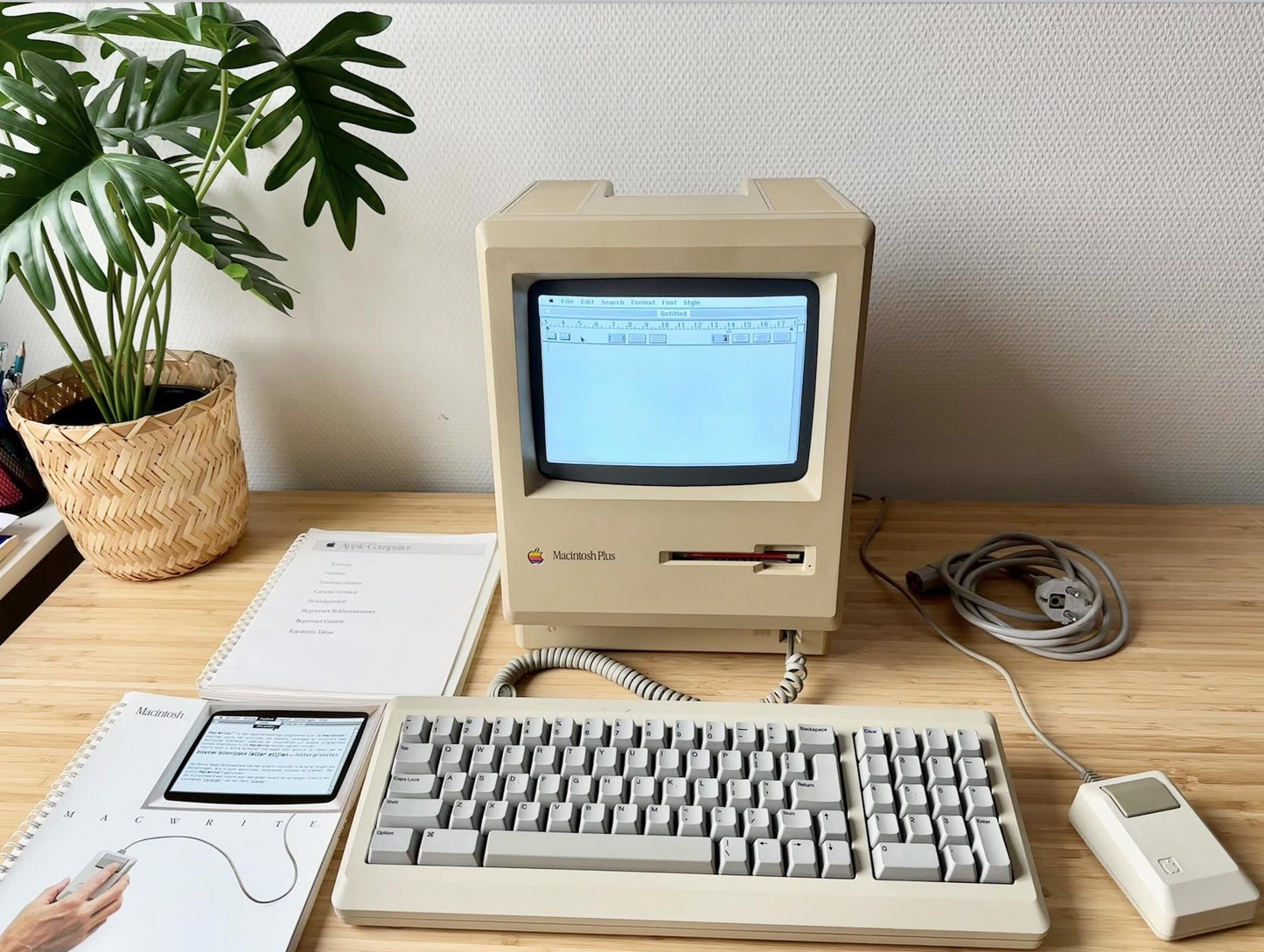 Apple Macintosh Plus