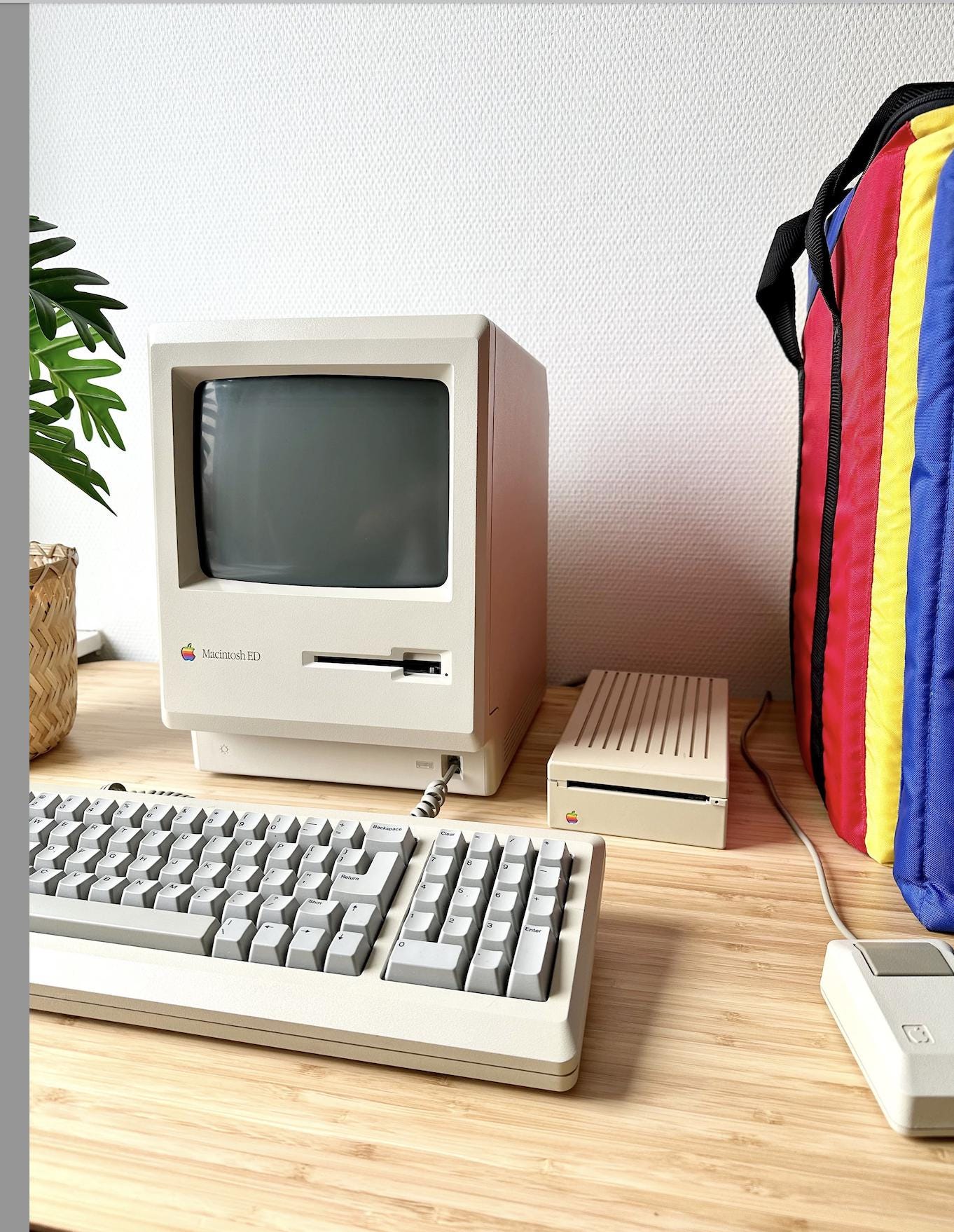 Apple Macintosh 512K ED signed by "Steve Jobs"