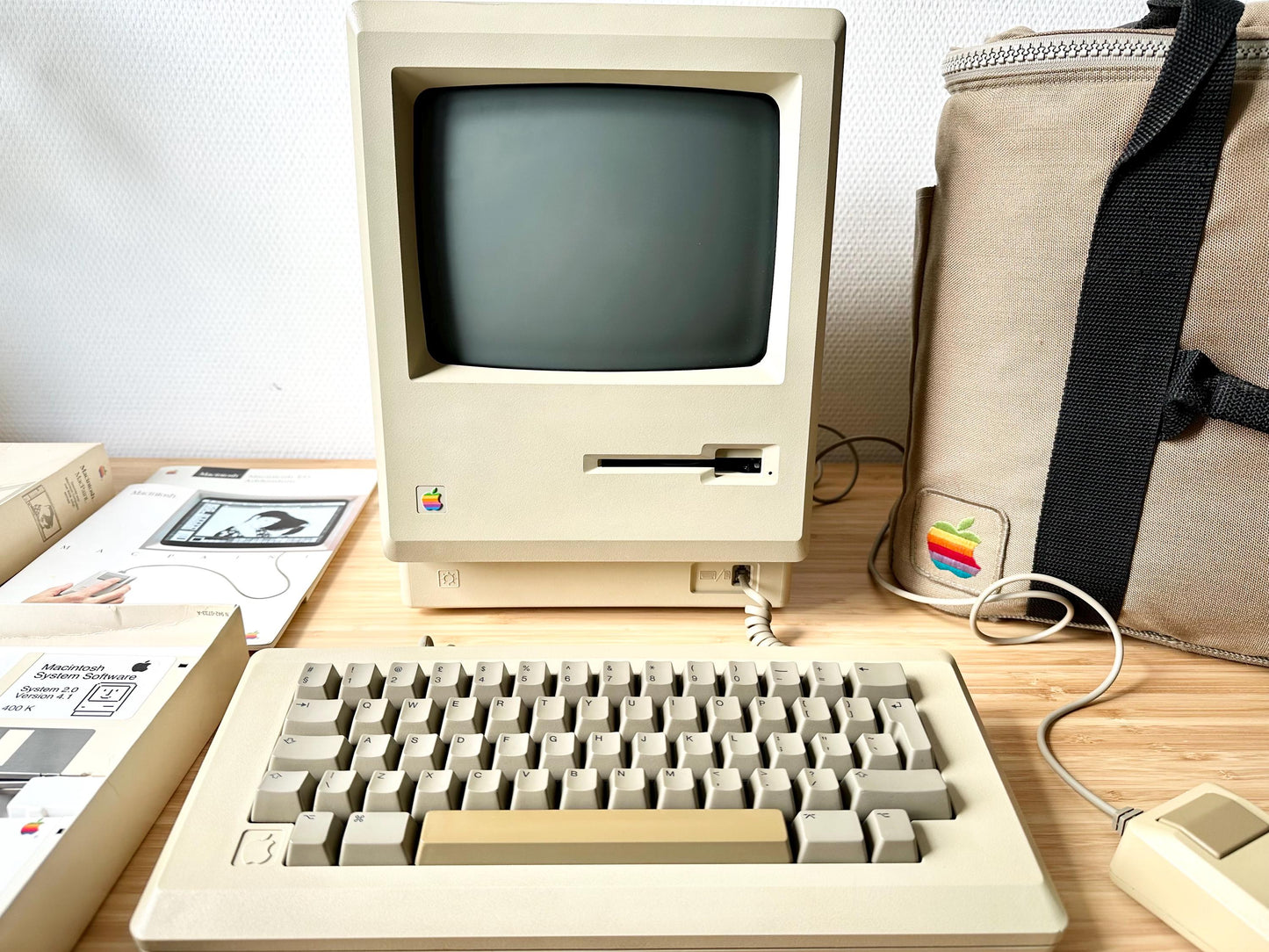 1984 Apple Macintosh 128k - Complete Set