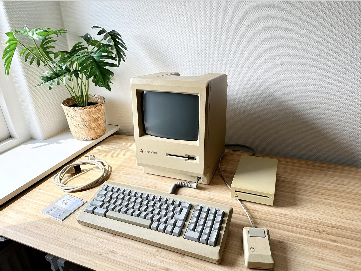 Vintage Apple Macintosh 512k