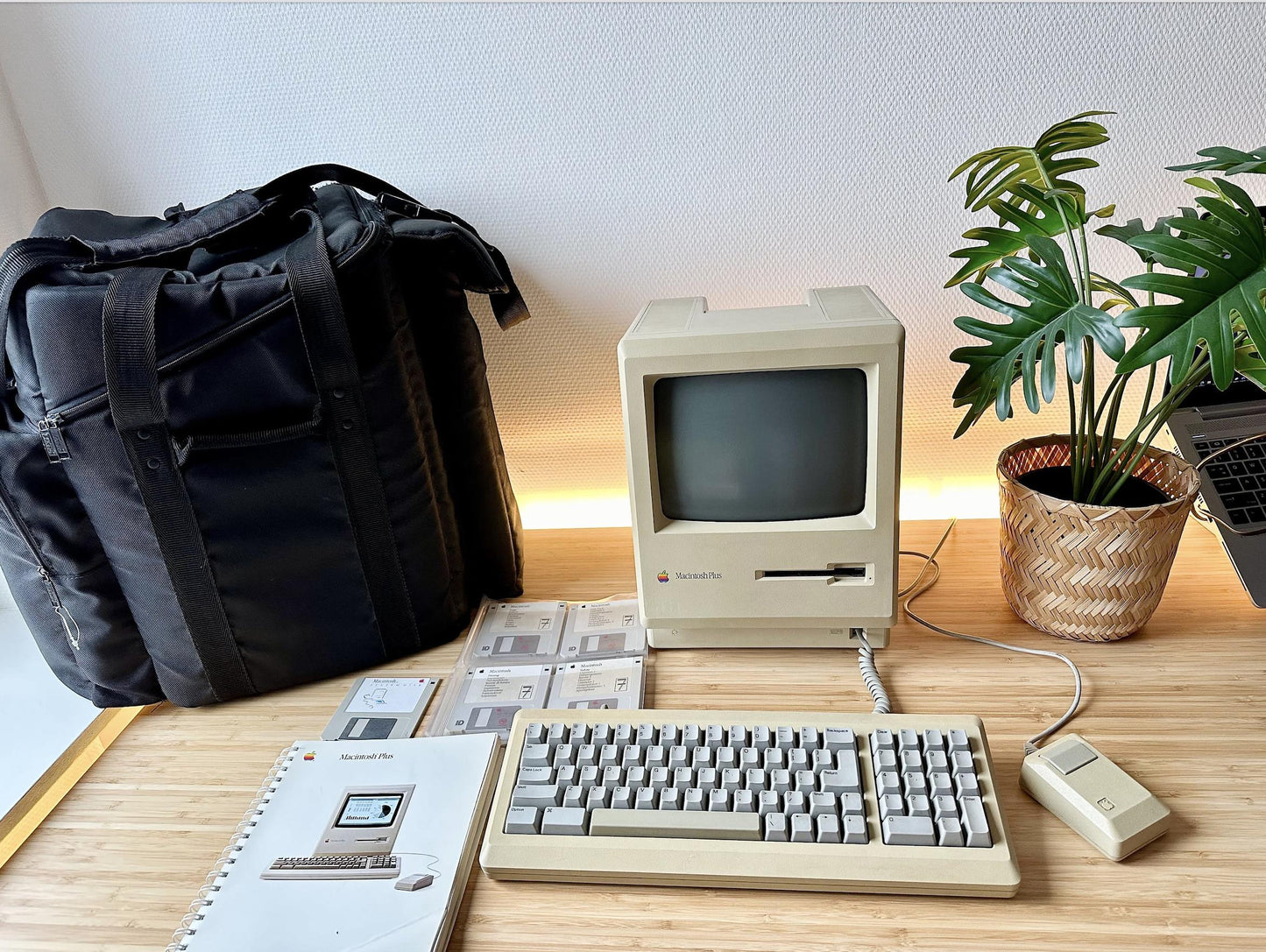 Apple Macintosh Plus Vintage Set with Accessories