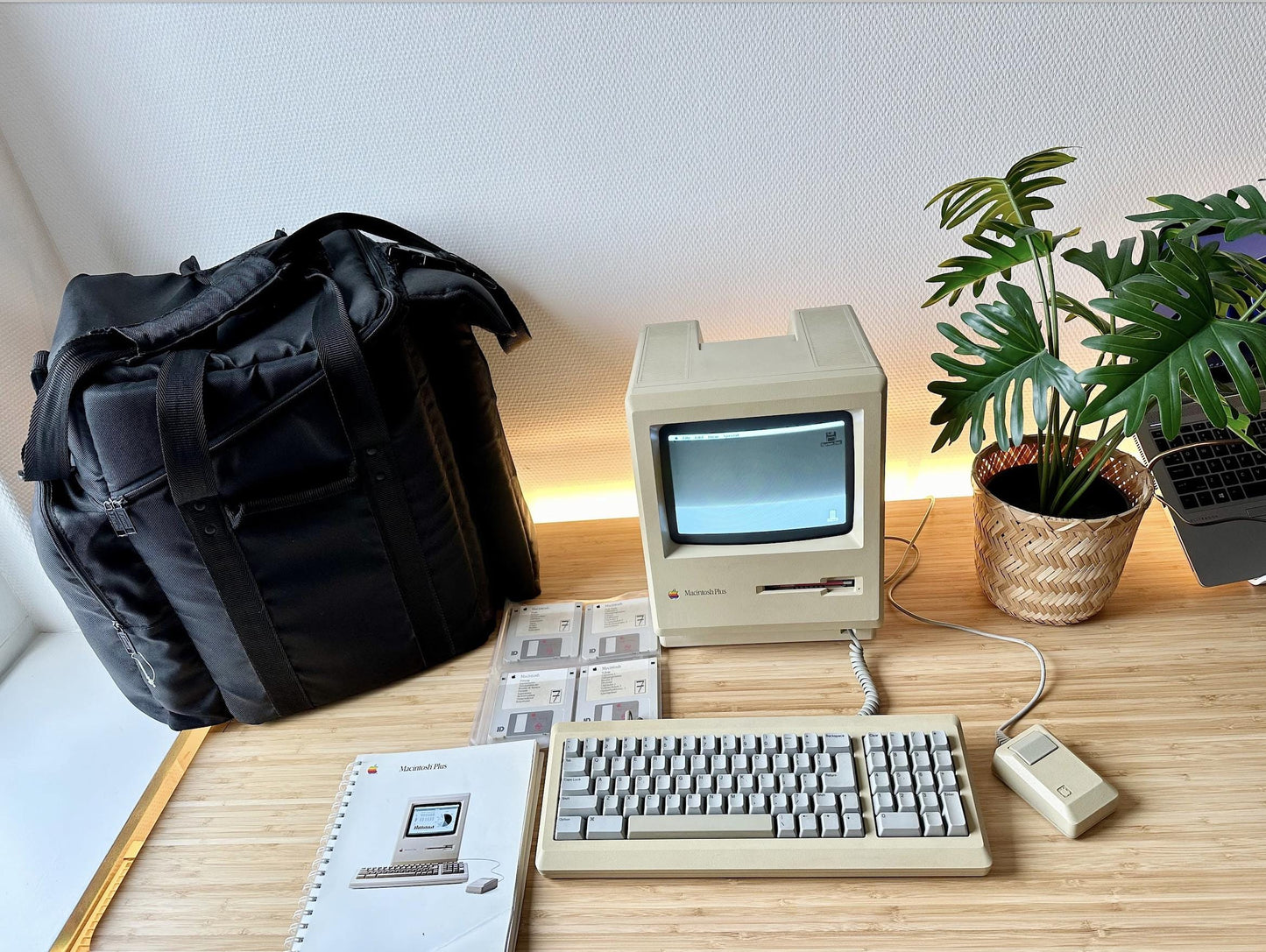 Apple Macintosh Plus Vintage Set with Accessories