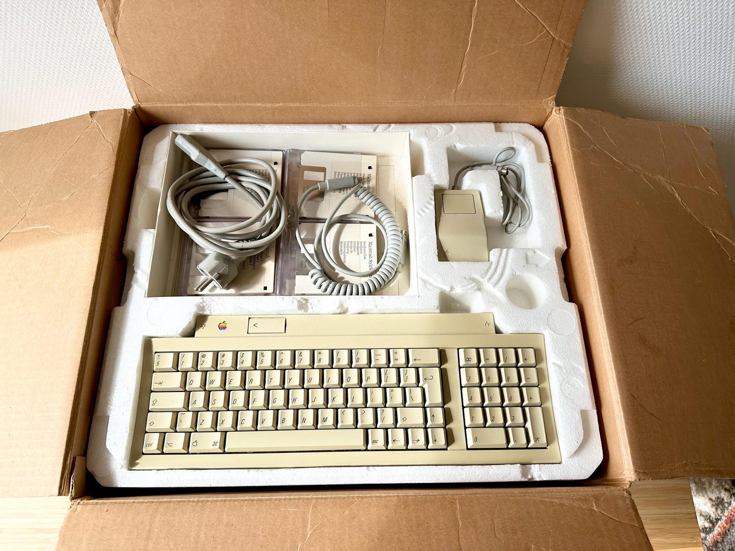 Vintage Apple Macintosh Classic with Original Packaging and Accessories