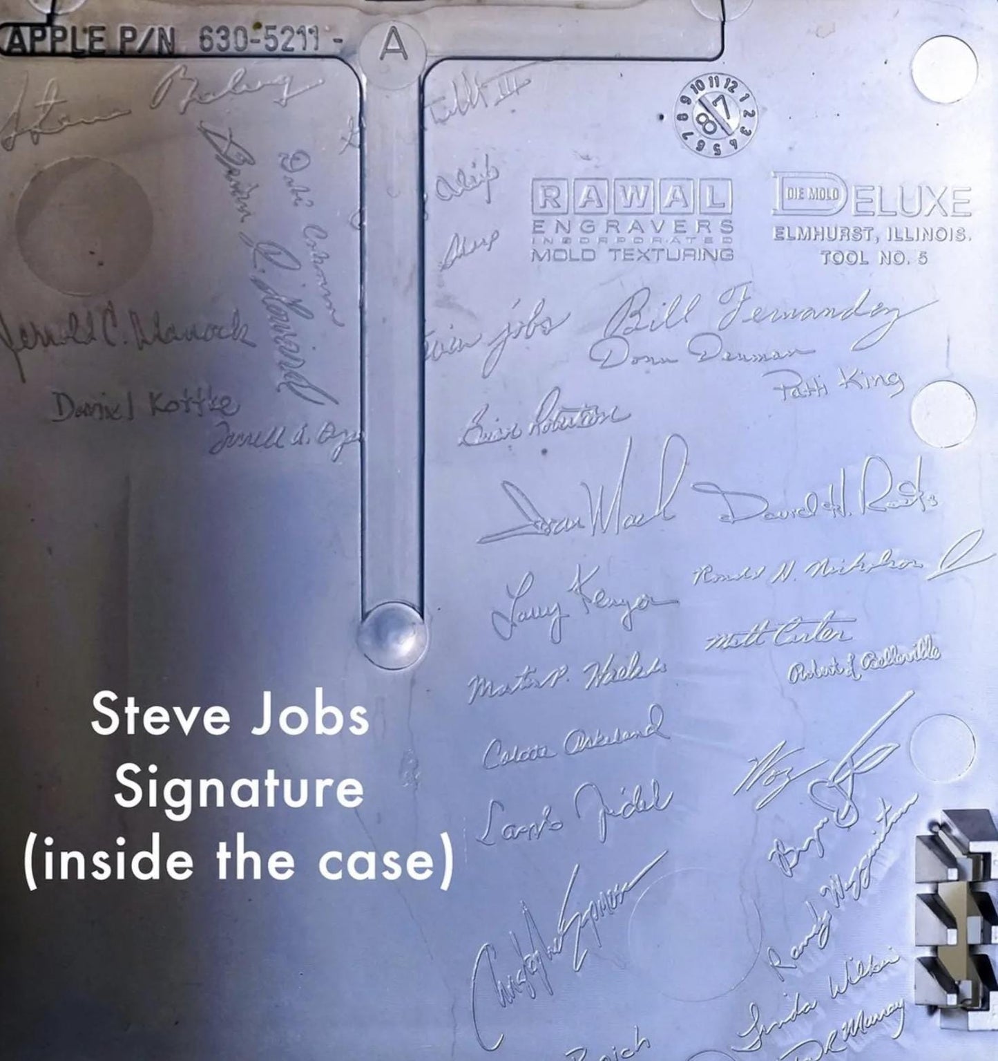 Apple Macintosh Plus - Signed by "Steve Jobs"