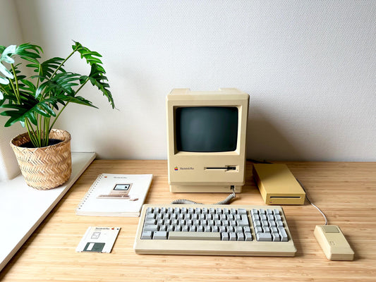 Apple Macintosh Plus - Signed by "Steve Jobs"